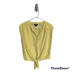 Nue Options Sleeveless Button Down Top